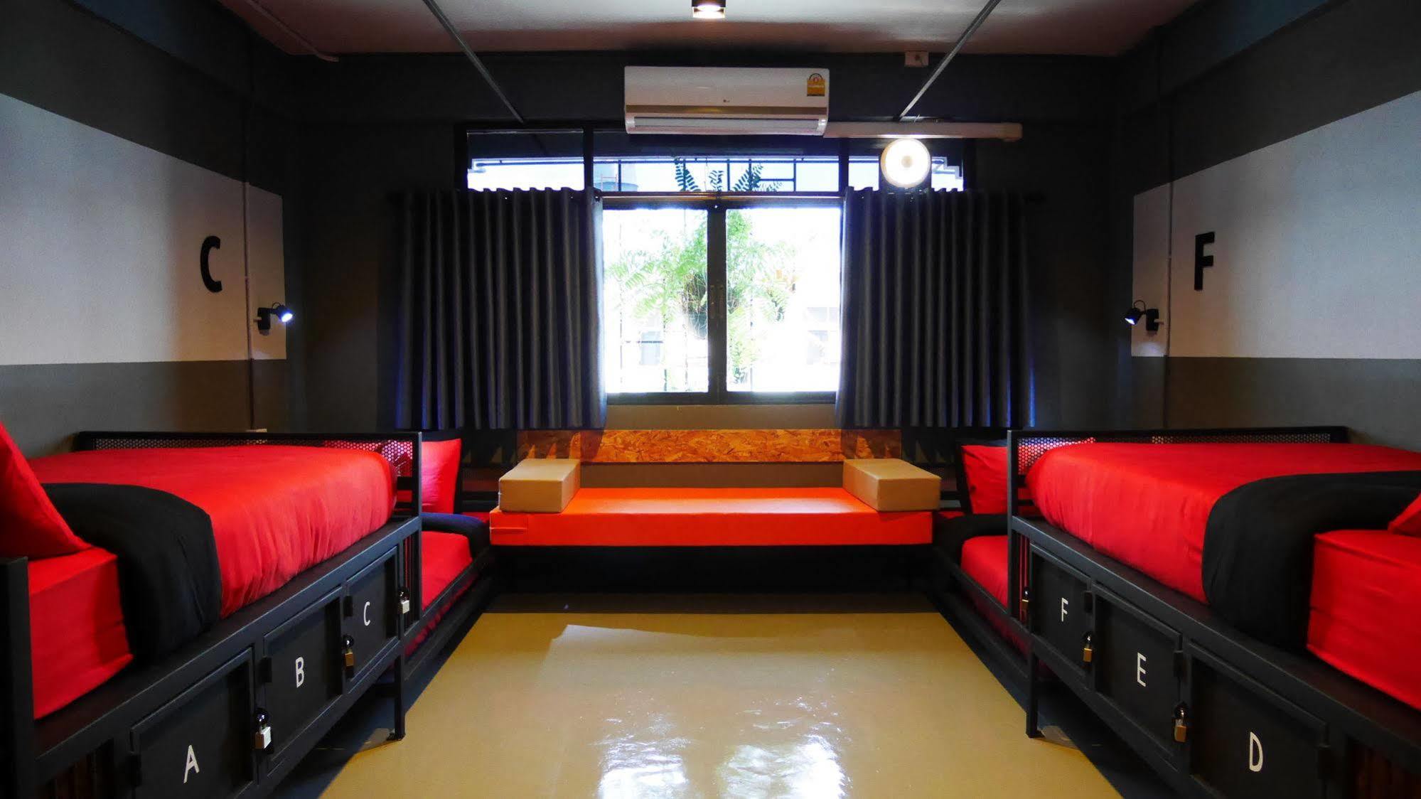 Amity Poshtel Krabi Exterior foto